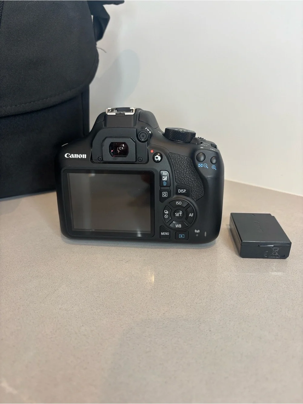 Canon EOS Rebel T6 DSLR Camera Bundle w/ EF-S 18-55mm, 75-300mm Lenses and Bag